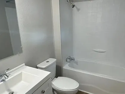 712 Rogers Ct — Photo 11