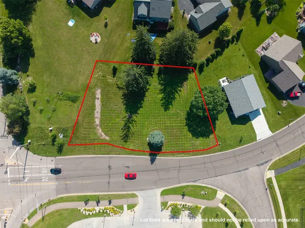 2364 St Andrews Drive, Altoona, WI 54720