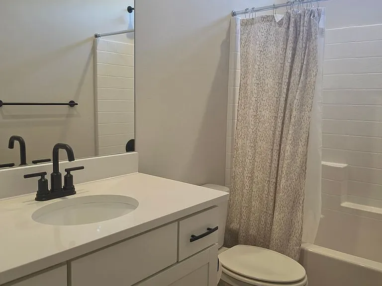 23386 Arbors Terrace Rd NE — Photo 22