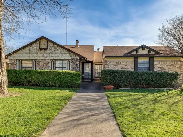 409-411 Dollins St, Cedar Hill, TX 75104