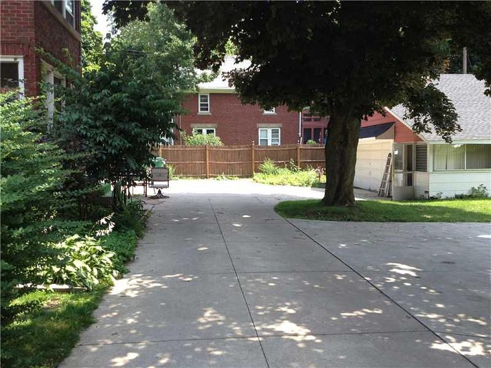 2nd image of 3831 W Ridge Rd