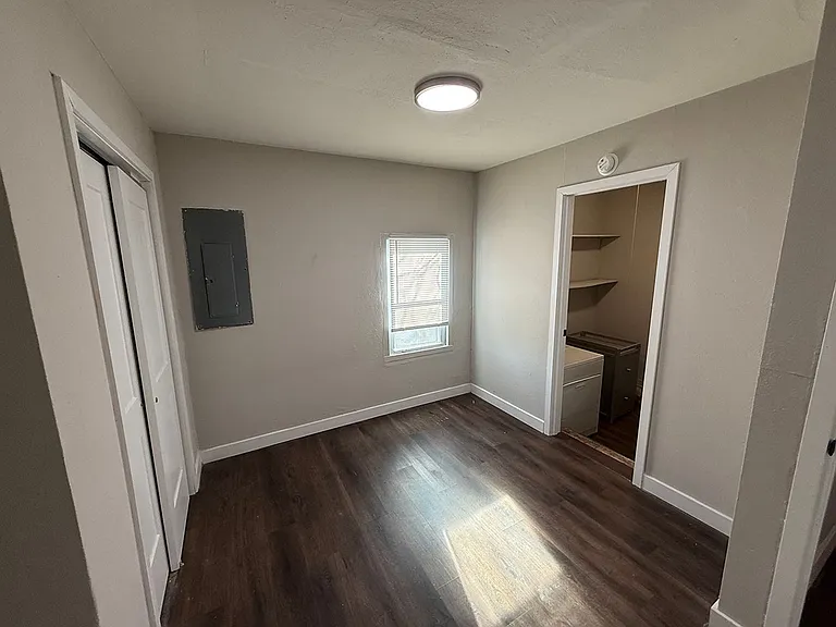 210 Highview Ave — Photo 4