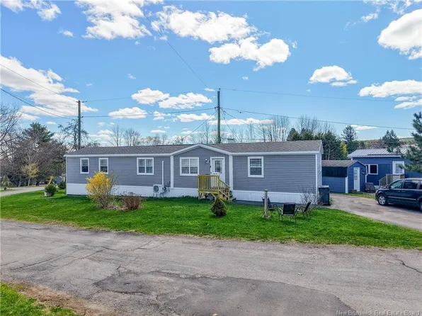 154 Cassidy Cir, Fredericton, NB E3B 7N3