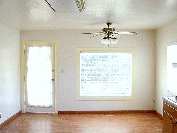 4th image of 3850 Burke Hill Dr