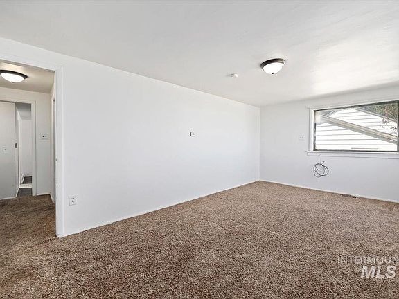 5th image of 342 Railroad Ave W