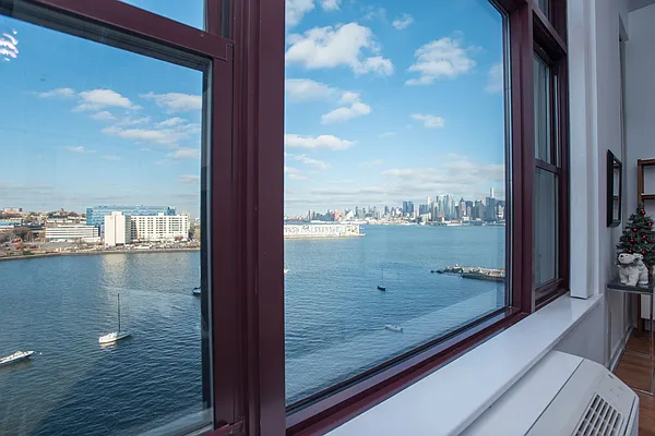 Sold by Nestseekers | media 5