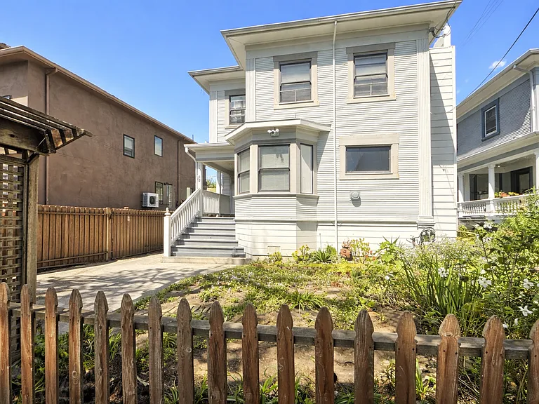 1827-1829 Berkeley Way — Photo 14