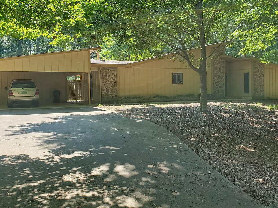 Drive down to front of house.