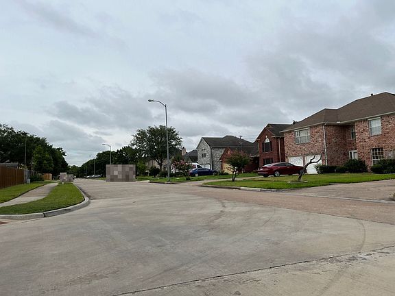 4th image of 2207 Westwood Dr
