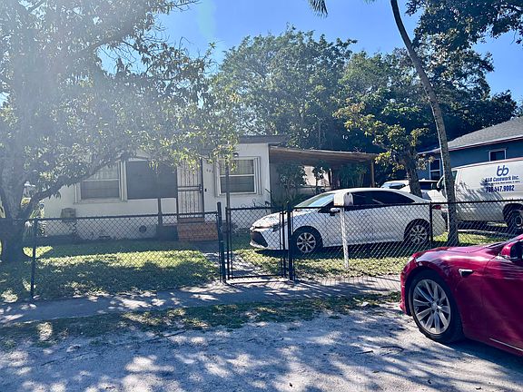 5th image of 680 NE 136th St #1