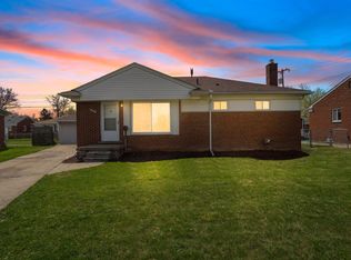 26020 Huntington St, Roseville, MI 48066