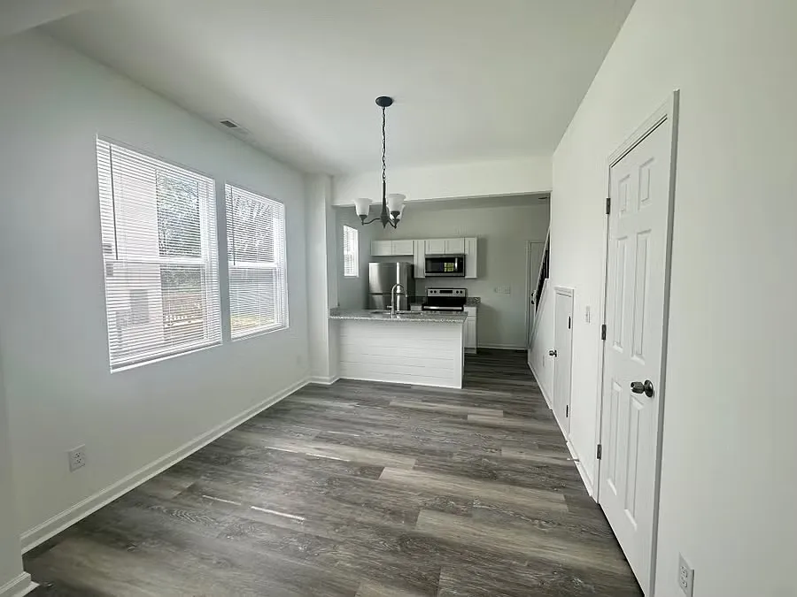 152 Gregg St — Photo 4