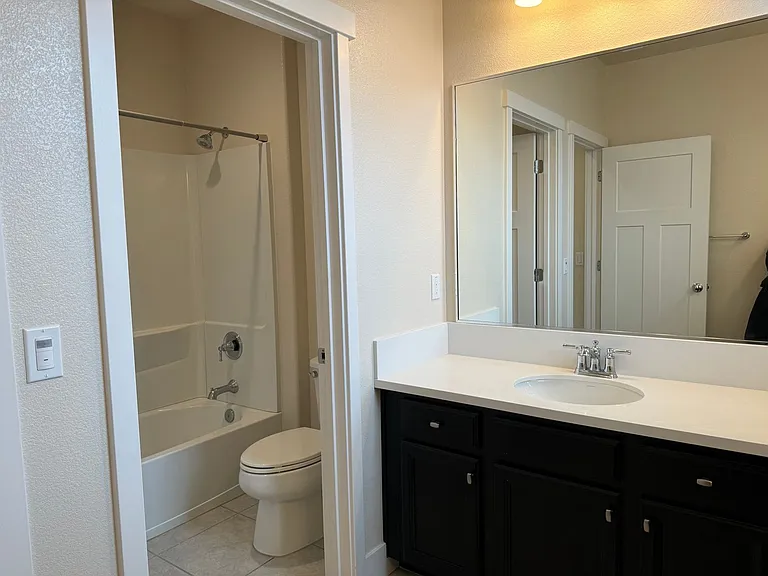 14343 Sherman Blvd — Photo 34