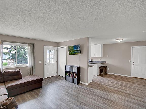 3rd image of 1528 Creek Meadow Dr NW
