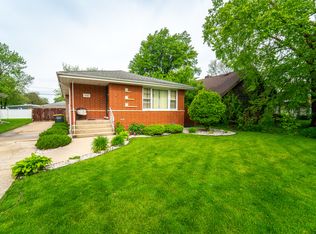 18762 Sherman St, Lansing, IL 60438