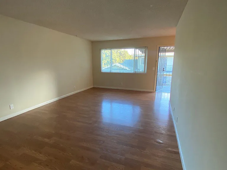 429 Boynton Ave — Photo 6