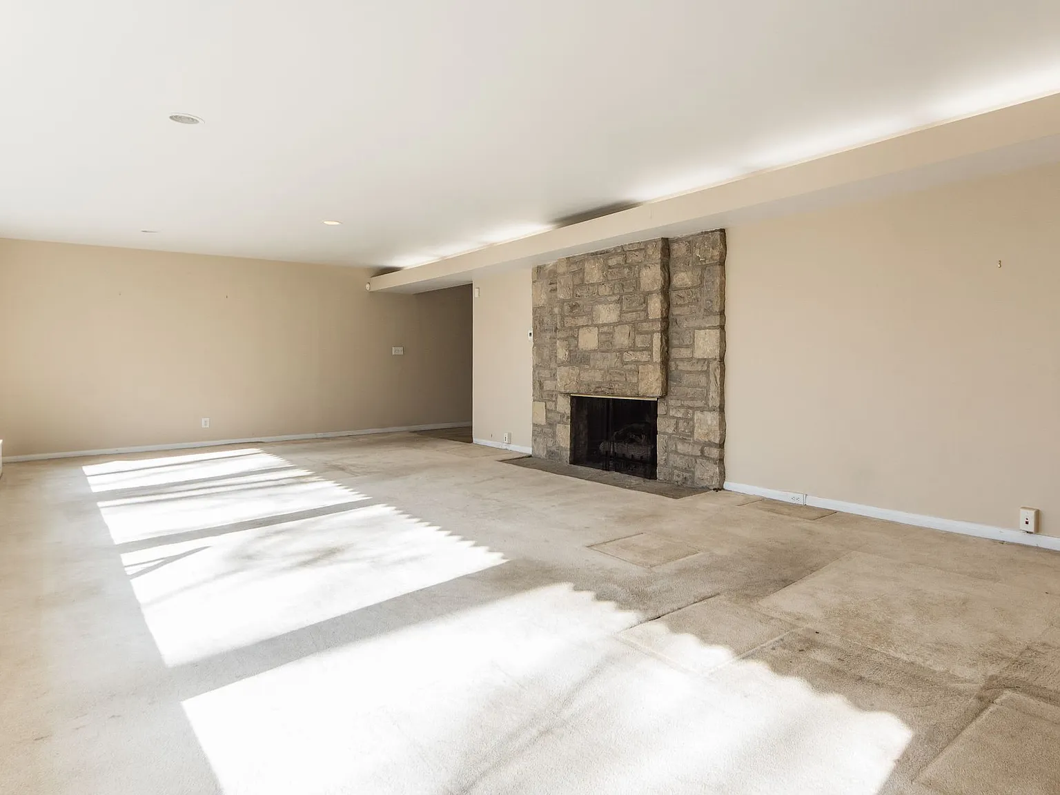 3 bed, 2.5 bath, 2700 sqft, $3,550 — Photo 4