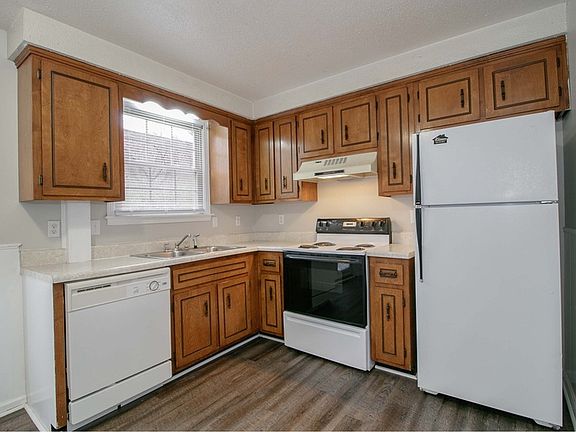 4th image of 812B Golfview Pl
