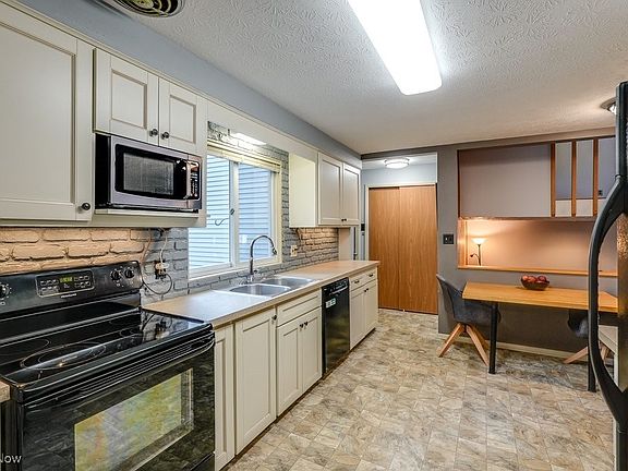 3rd image of 4456 Lansing Dr