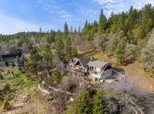 252 Frontier Ln, Grants Pass, OR 97526