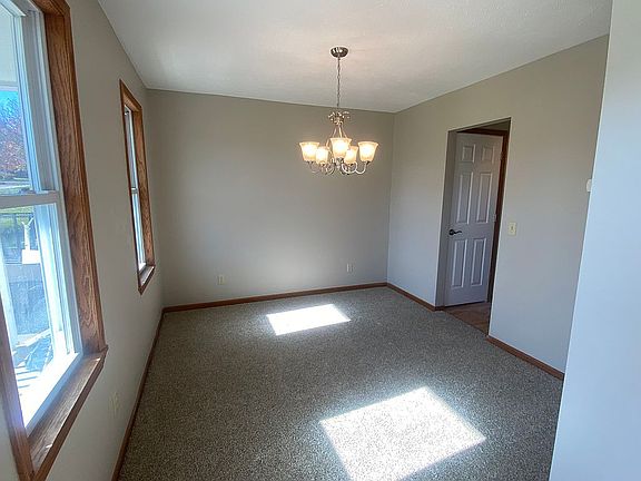 3rd image of 427 Sturbridge Dr
