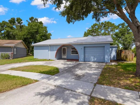 1035 Axlewood Cir, Brandon, FL 33511