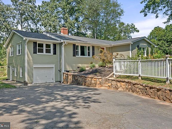3rd image of 23439 Watson Rd