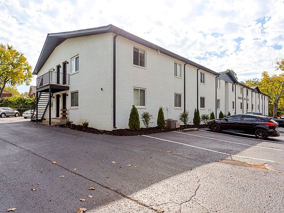 2nd image of 2526 Sharondale Dr #2B-1Ba-800Sqft