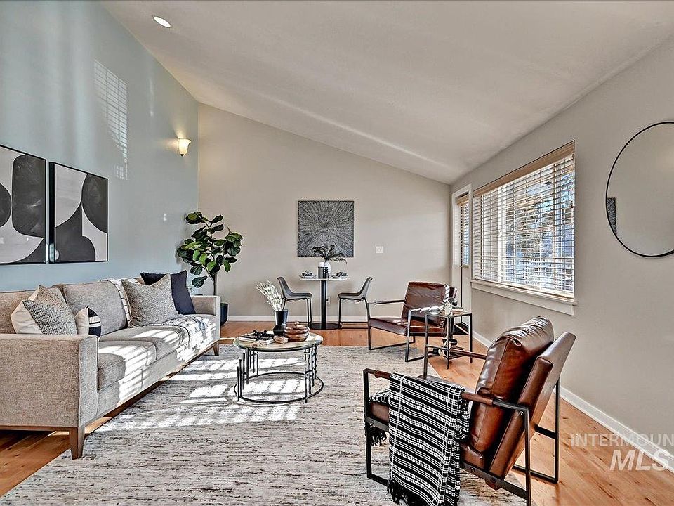 1st image of 305 W Village Ln #305