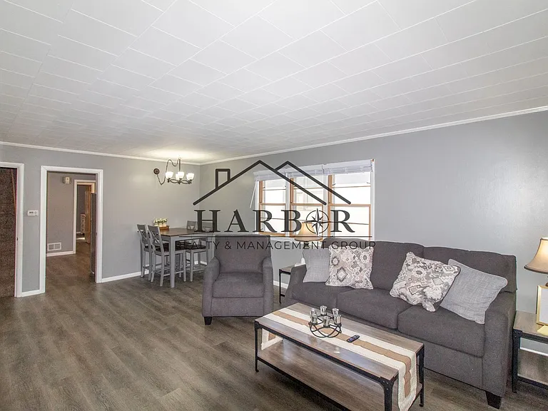 5th Avenue SE Duplex — Photo 10