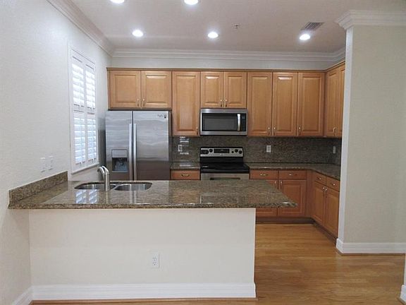 4th image of 295 NE 5th Ave #24