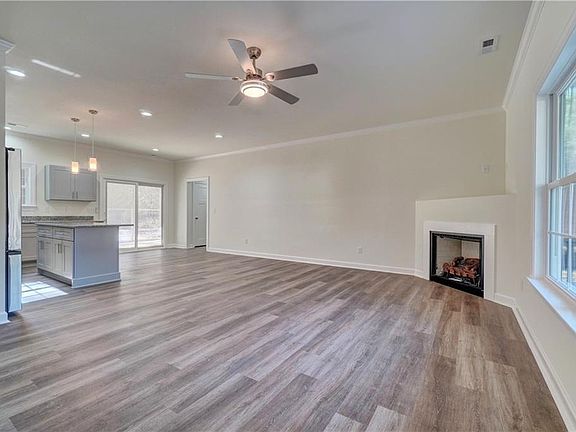 2nd image of 22570 New Market Rd