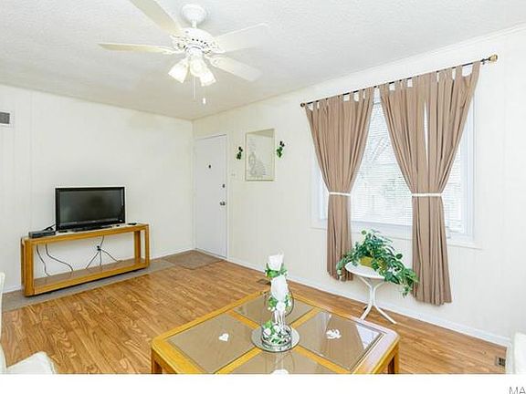4th image of 9104 Bobb Ave