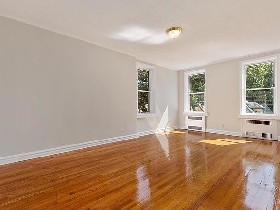 5th image of 415 E 17th St APT 6J