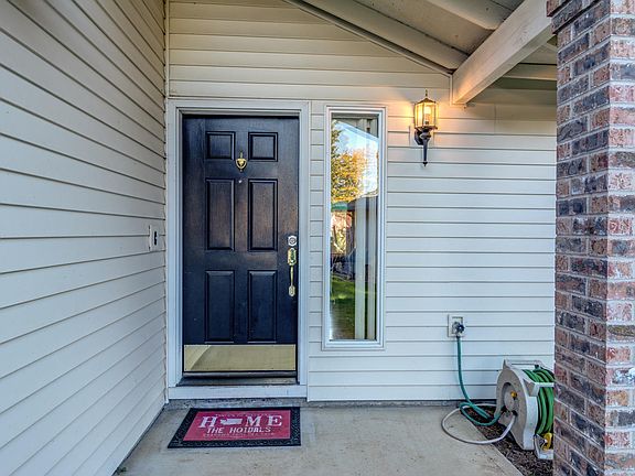 3rd image of 5107 NE 72nd Cir