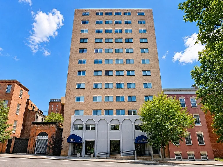 611 Park Avenue — Photo 8