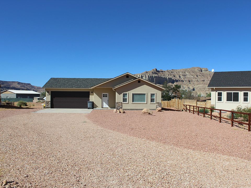 1st image of 1015 E Canyon Dr