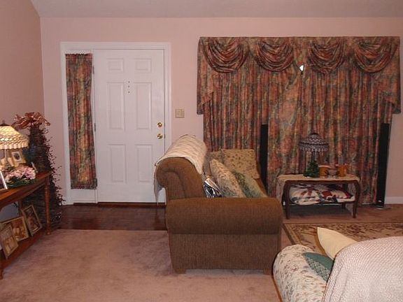 4th image of 57 Park Ln