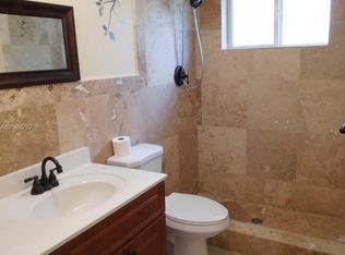 10871 SW 38th St, Miami, FL 33165