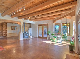 8 Poco Ln, Santa Fe, NM 87507