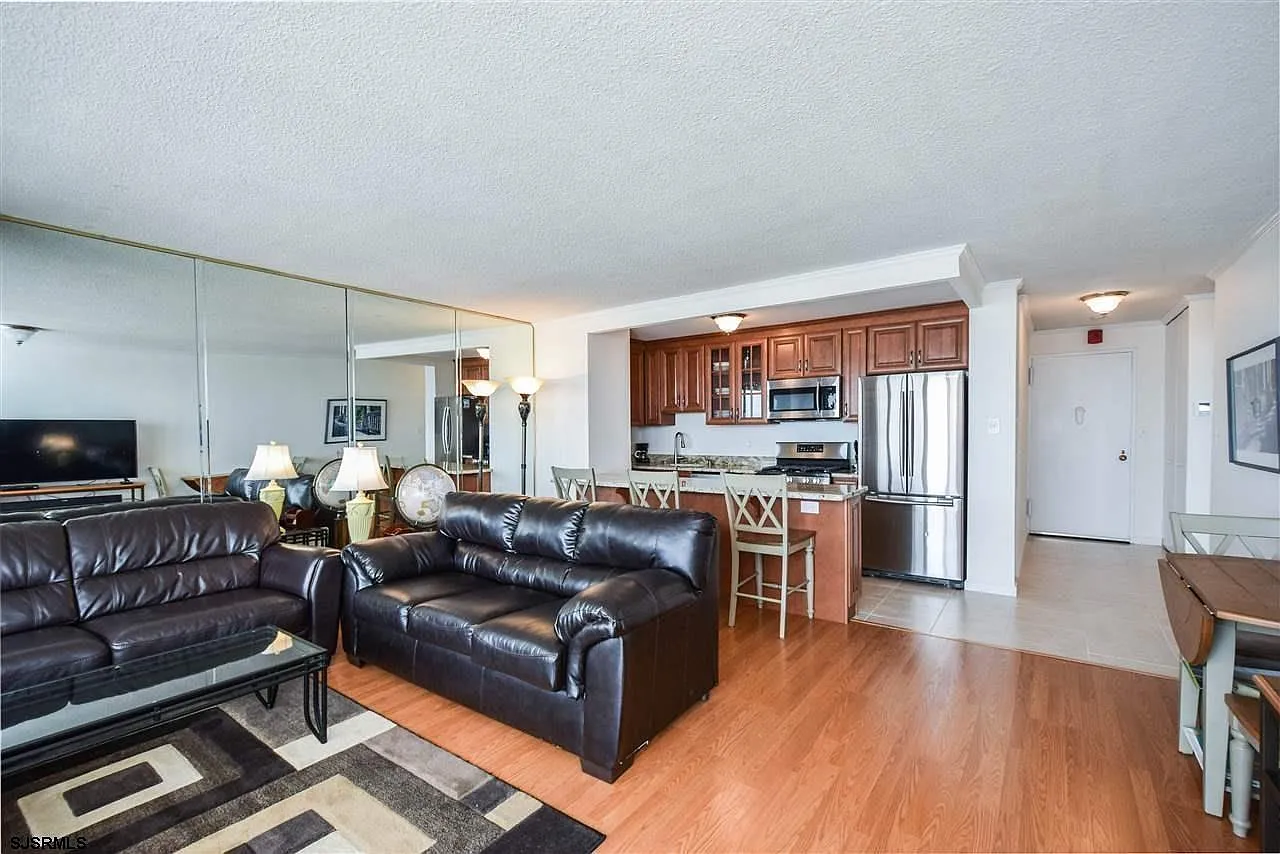 9400 Atlantic Ave — Photo 4