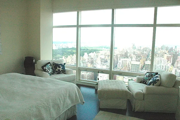 Rented by Victory Park Realty | media 16