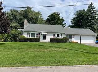 2 Valley View Rd, Amsterdam, NY 12010