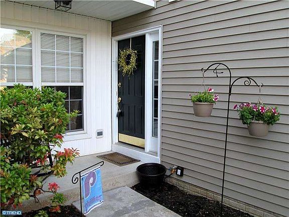 2nd image of 105 Jeffords Ct