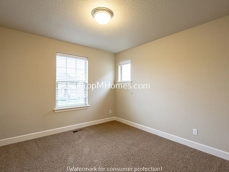 10655 SW Barber St — Photo 15