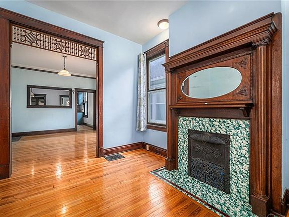 3rd image of 3953 Wyoming St