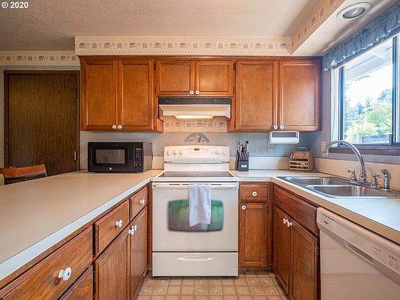 4th image of 319 Chandler Dr
