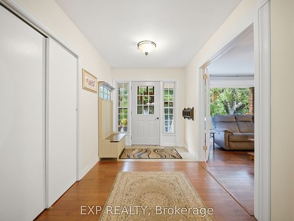 4th image of 14367 Trafalgar Rd N