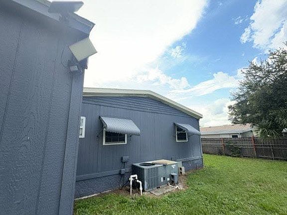 5th image of 2301 Temple Ln