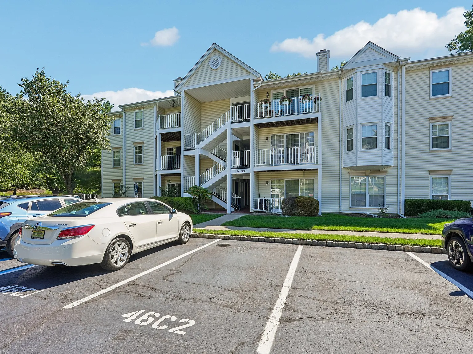 2 bed, 1108 sqft, $2,900 — Photo 1